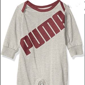 Gray and burgundy puma footie